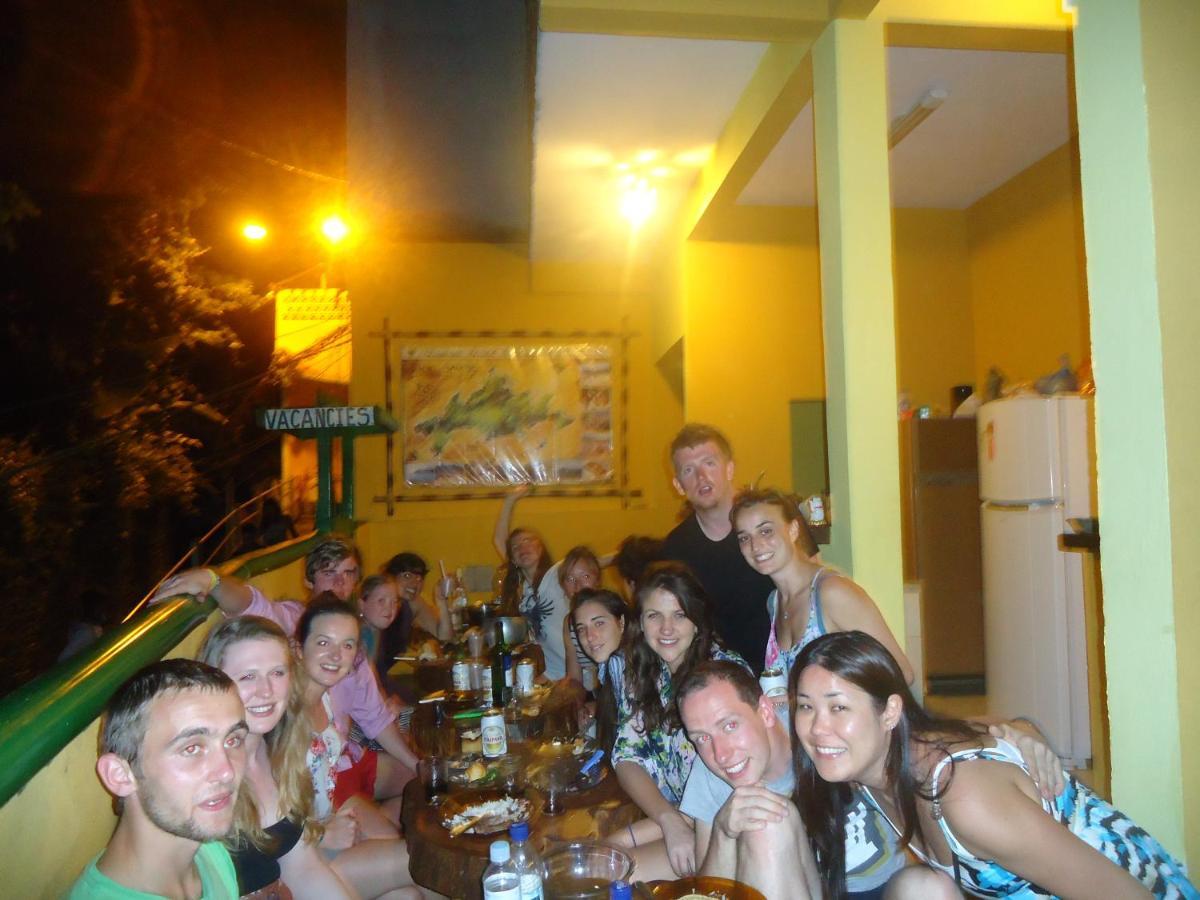 Harmoni Hostel&Pousada Abraão Esterno foto